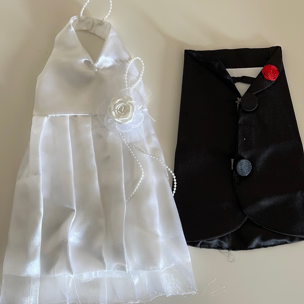 NWT Wine bottle wedding clothes